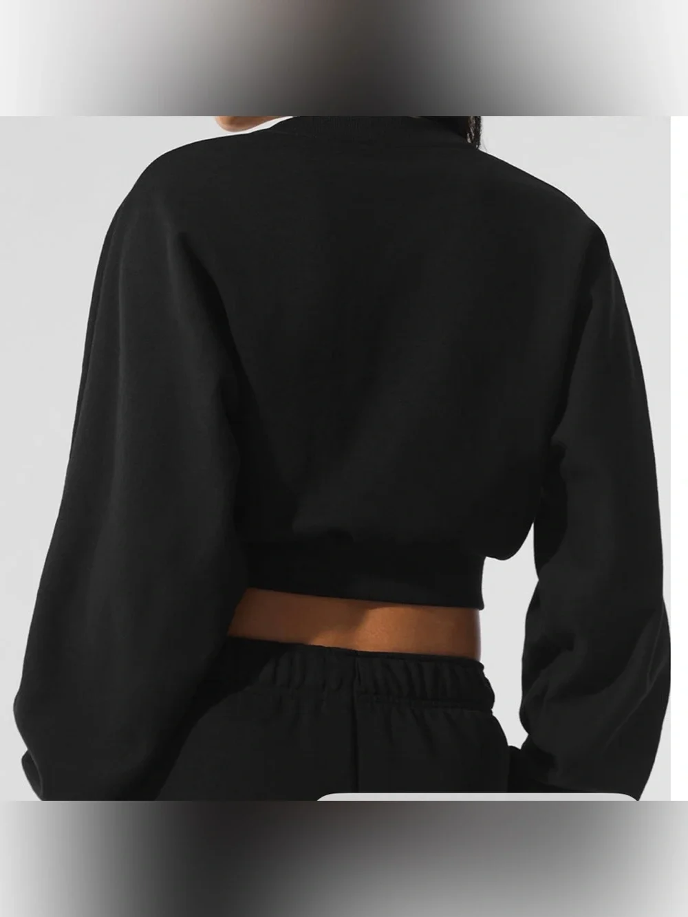 Alo yoga black cropped accolade crewneck sweatshirt